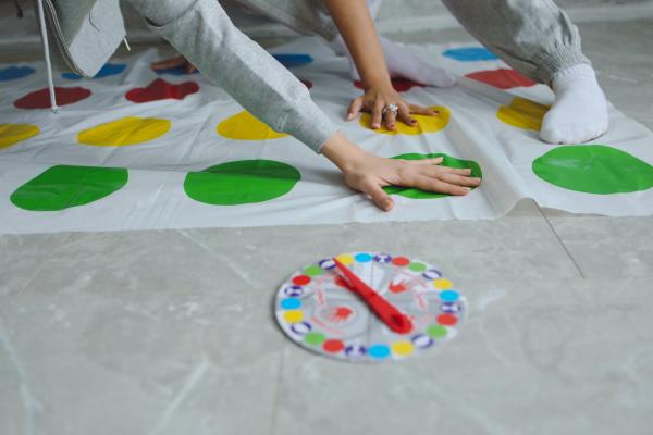 Jogos de lateralidade para crianças do ensino pré-escolar e primário - Twister