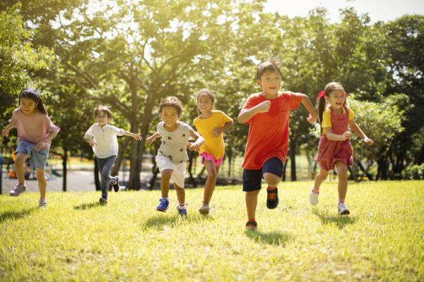 Jogos para crianças dos 6 aos 8 anos - Lenço