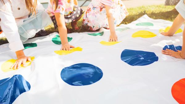 Jogos para crianças dos 6 aos 8 anos - Twister