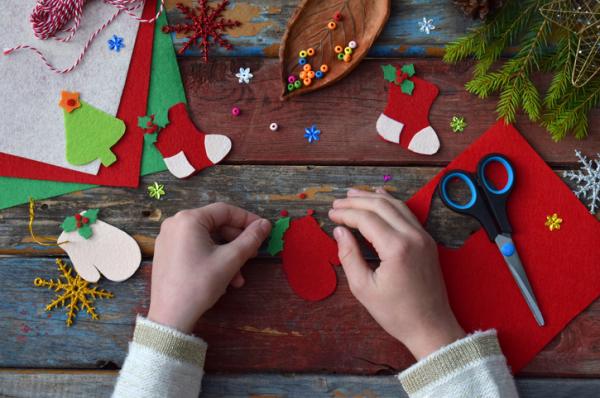 Artesanato de Natal fácil para crianças - decorações para árvores de Natal 